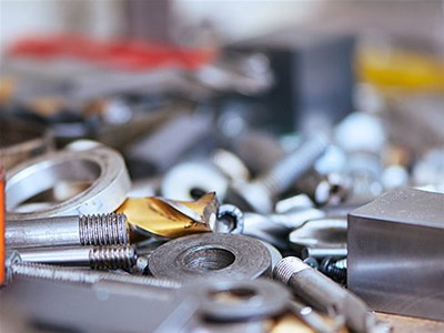 為設(shè)備選擇性能最佳的 電子連接器 ，應(yīng)該考慮連接的設(shè)備接口類(lèi)型，并確保是最高質(zhì)量的連接器。不同類(lèi)型的設(shè)備通常需要不同類(lèi)型的連接器，因此應(yīng)該了解所需的電纜和連接器類(lèi)型，確保為設(shè)備選擇性能最佳的電子連接器！